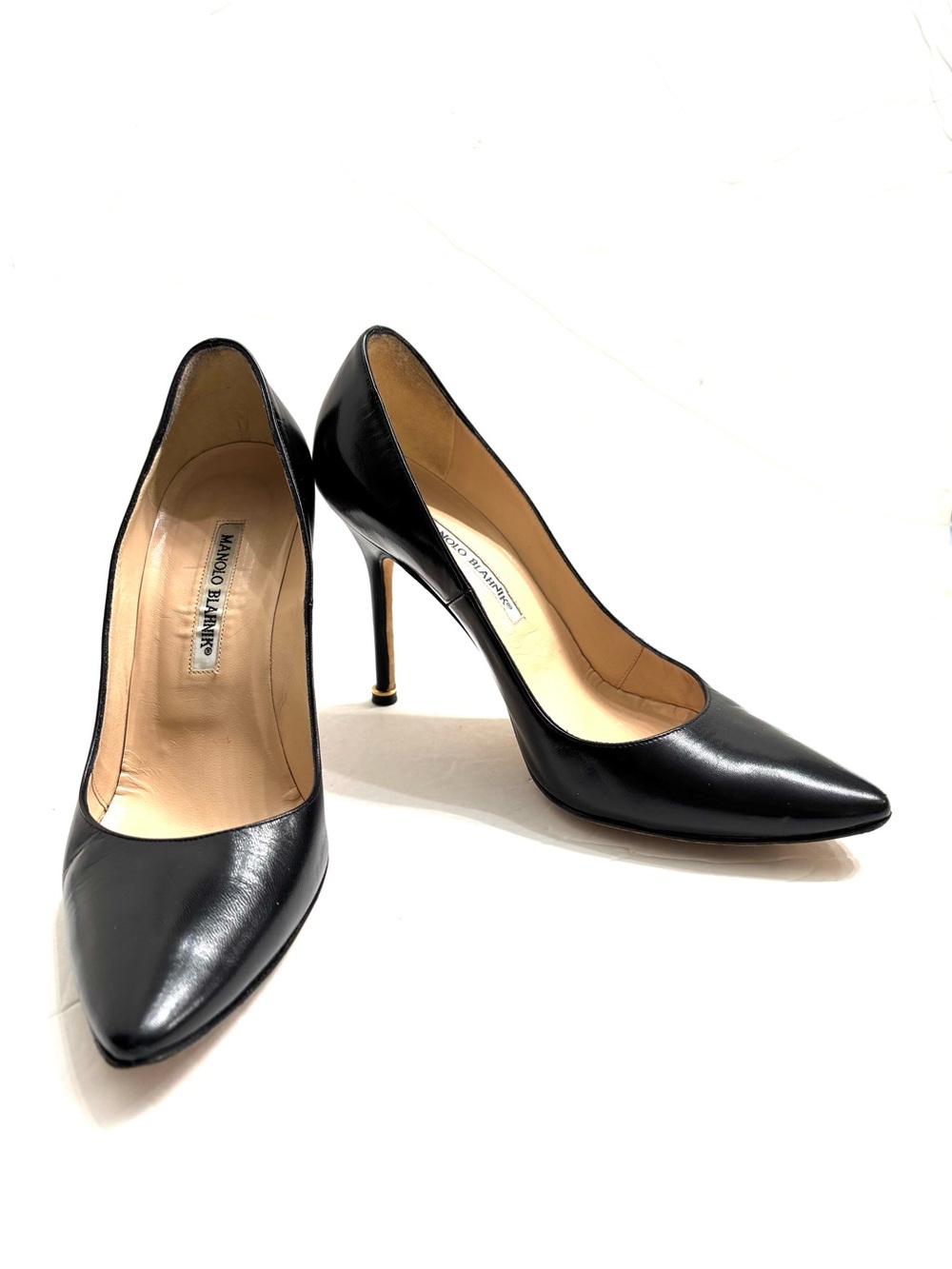 Manolo Blahnik pumps Black Leather Pointed-Toe Stiletto Heels sz 38.5